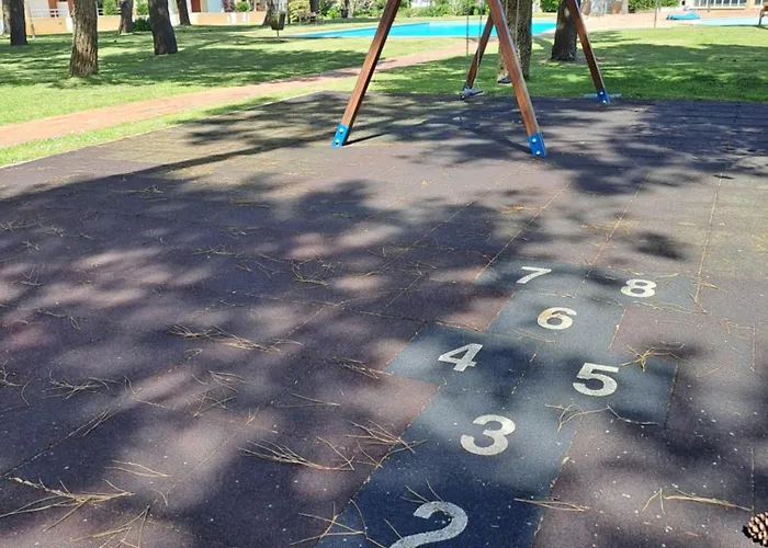 Little Paradise Al - *